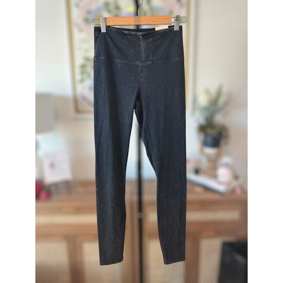 NWT Victoria's Secret PINK Yoga High Waisted Legging Slightly Acid Washed Small - Picture 2 of 10